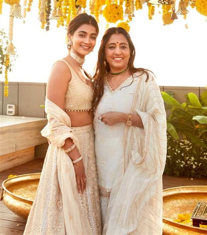 Neha Dhupia Parents Meet Pradip Singh Dhupia Manpinder